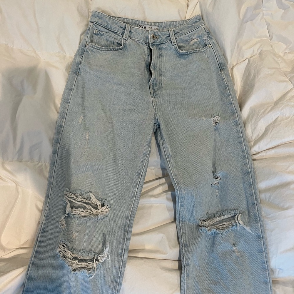 Zara ripped jeans size 4